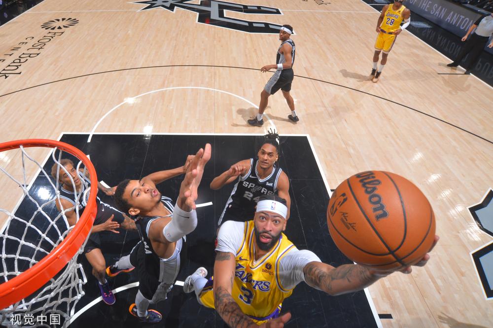 一个具备影 一个具备影