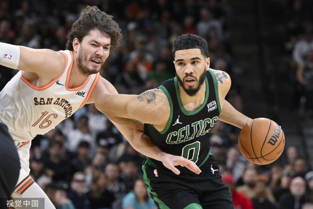 他完成了一 他完成了一